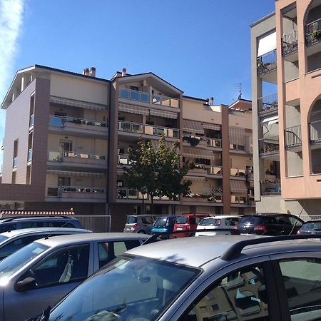 Ferienwohnung Residenza D'Agnese Montesilvano Marina Exterior foto