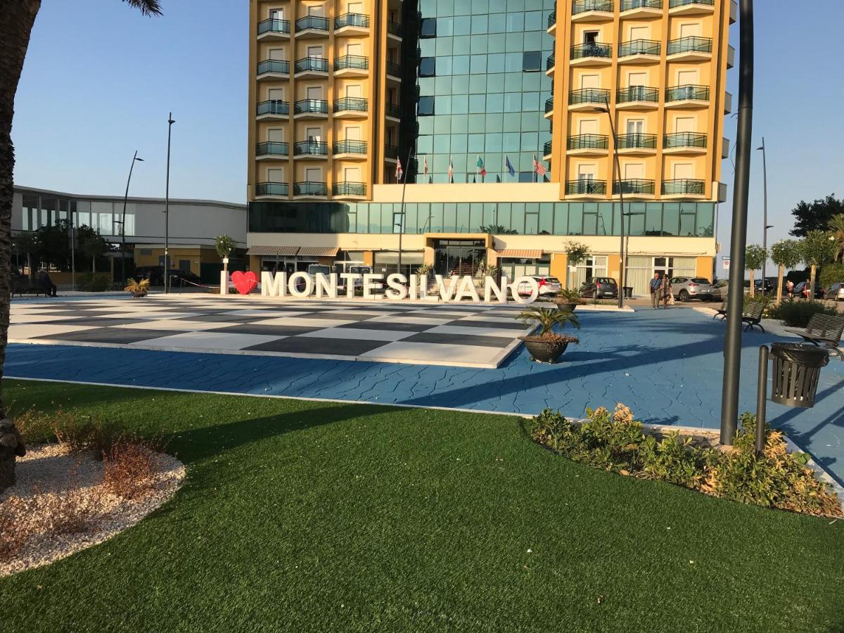 Ferienwohnung Residenza D'Agnese Montesilvano Marina Exterior foto