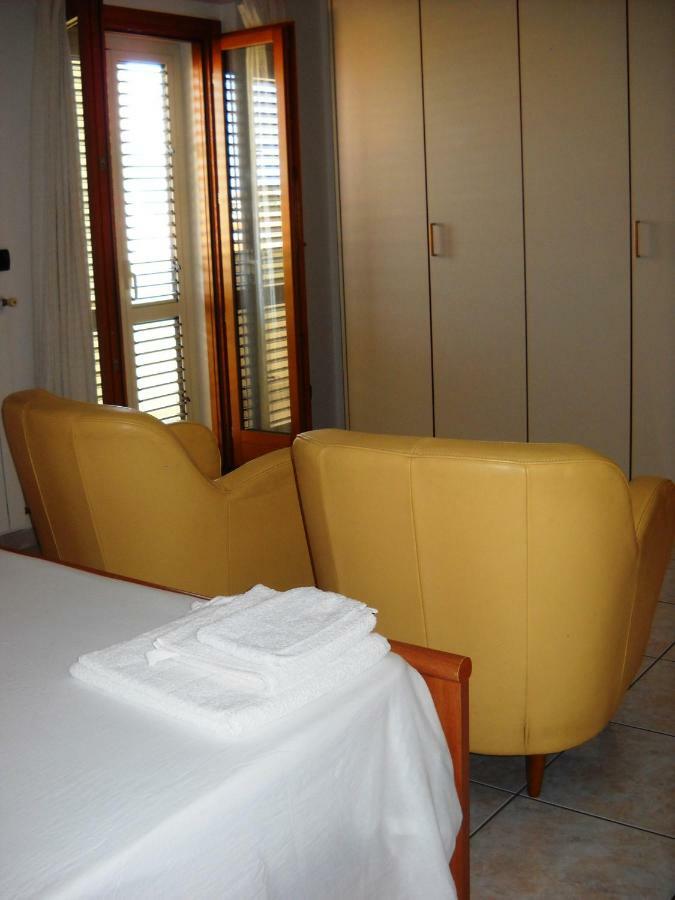Ferienwohnung Residenza D'Agnese Montesilvano Marina Exterior foto